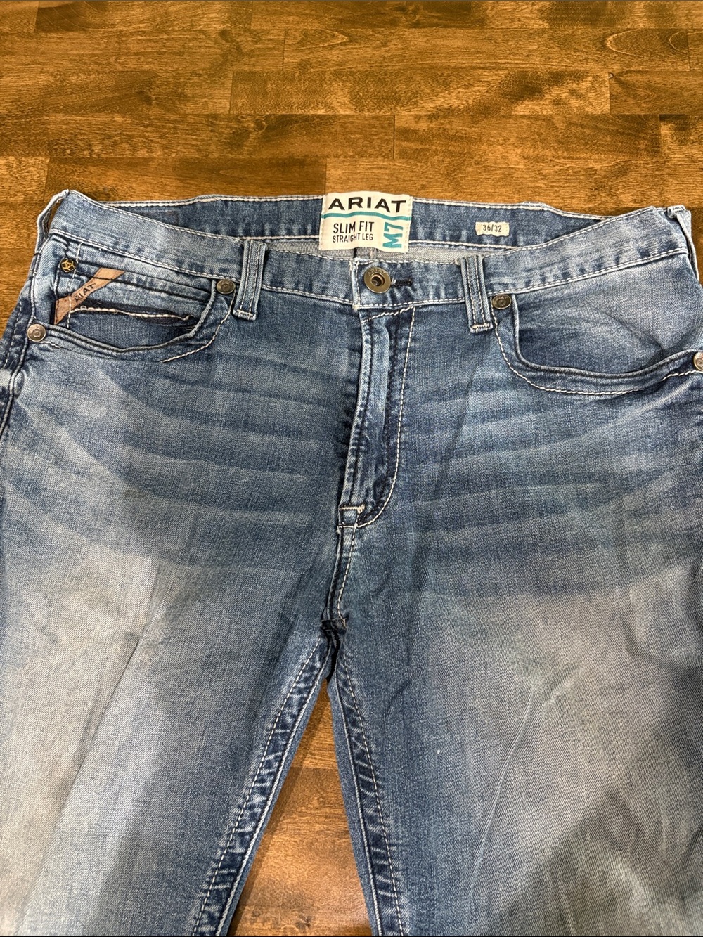 Ariat Men’s Slim Fit Jeans in Light Blue Wash